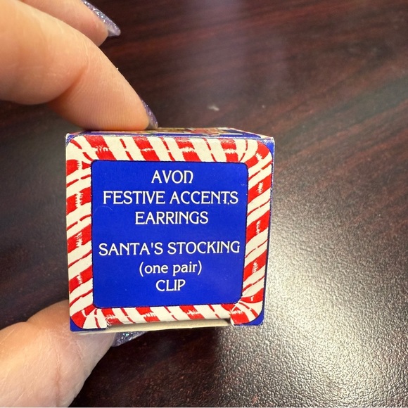 Avon Festive Accents Santa's Stocking Earrings clip NIB vintage 1992 - Picture 4 of 5